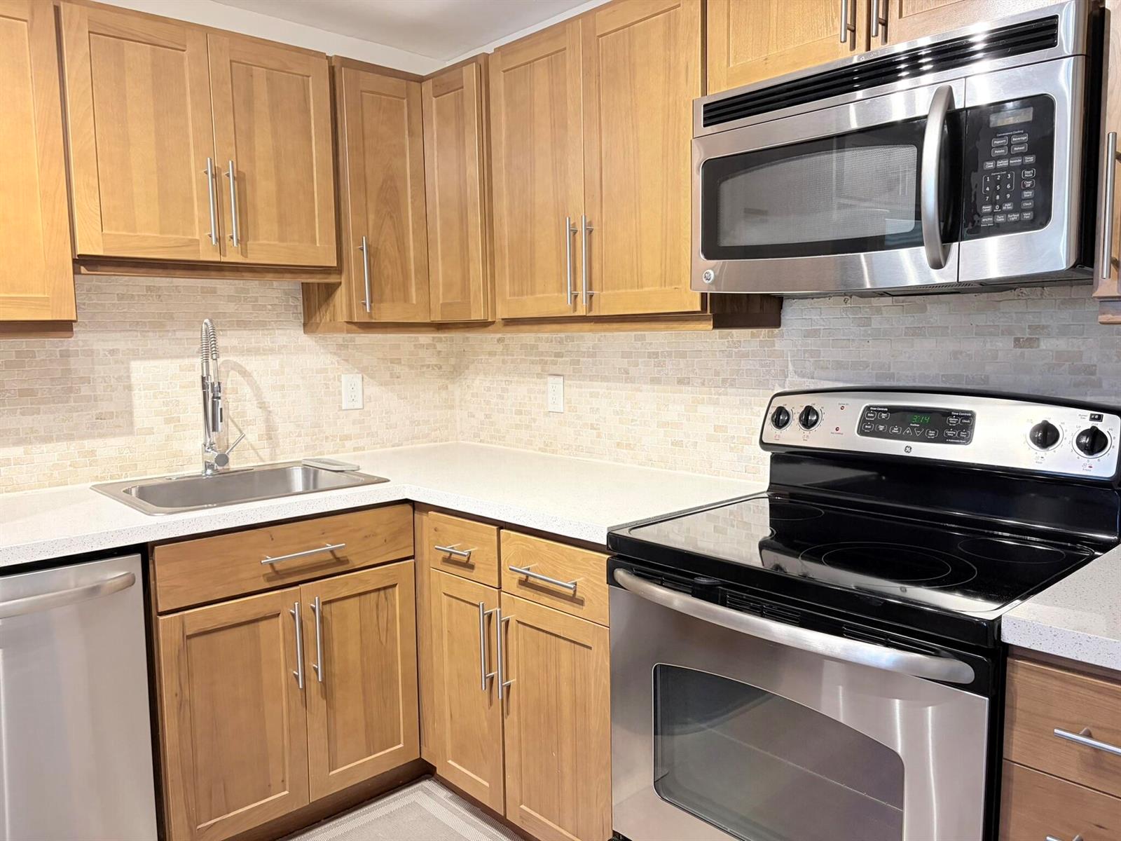 fully-furnished-2-palm-aire-nieves-group