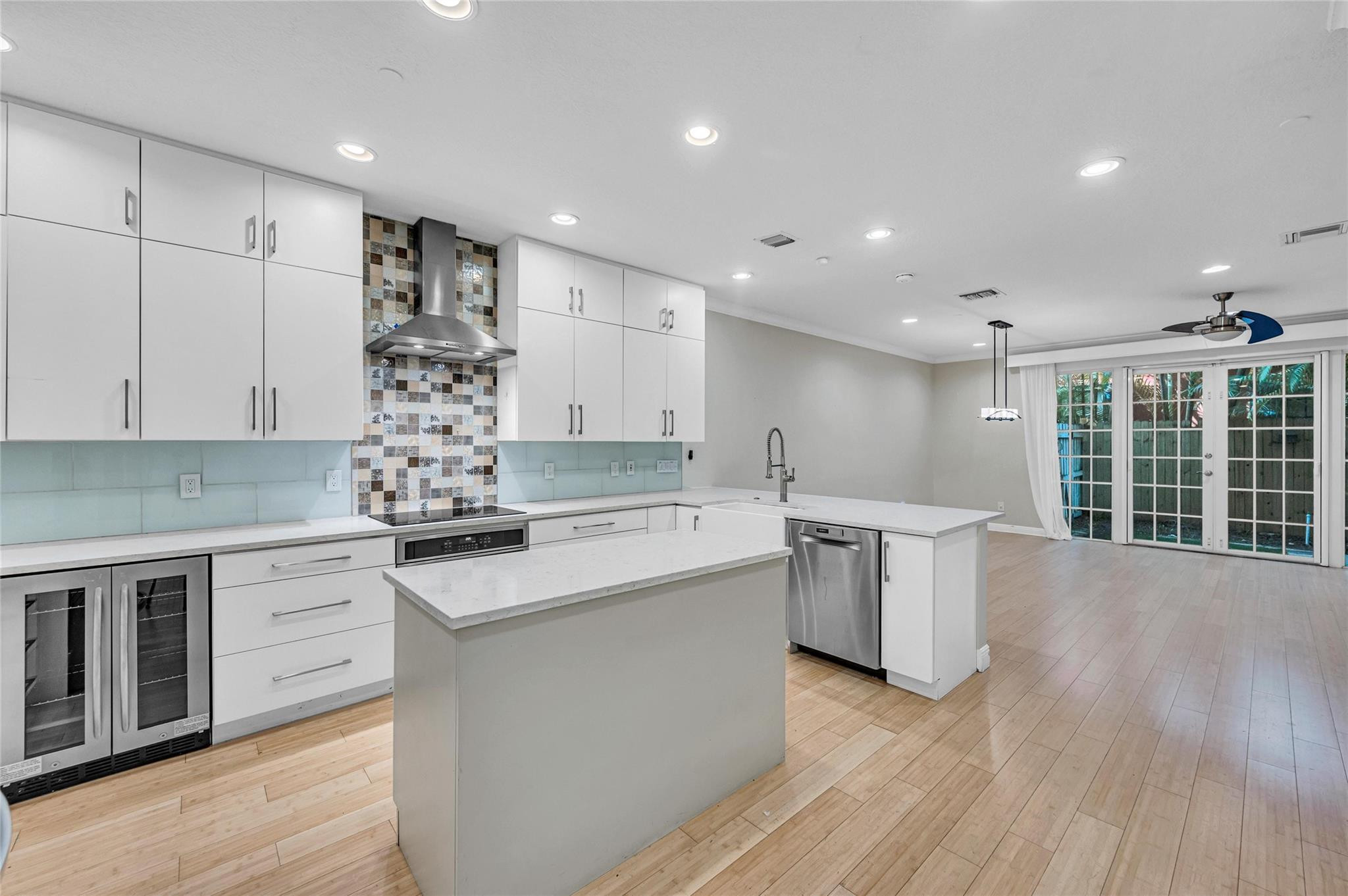 1617 NE 2ND Court — Photo 4