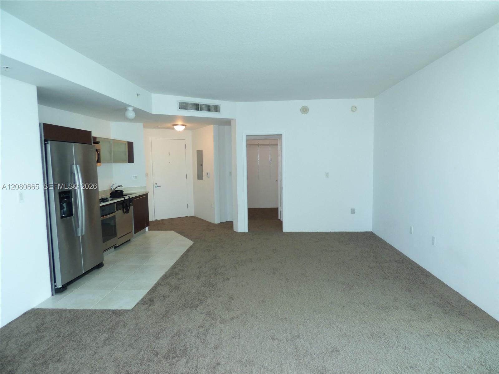 1900 N Bayshore Dr # 2905 — Photo 2