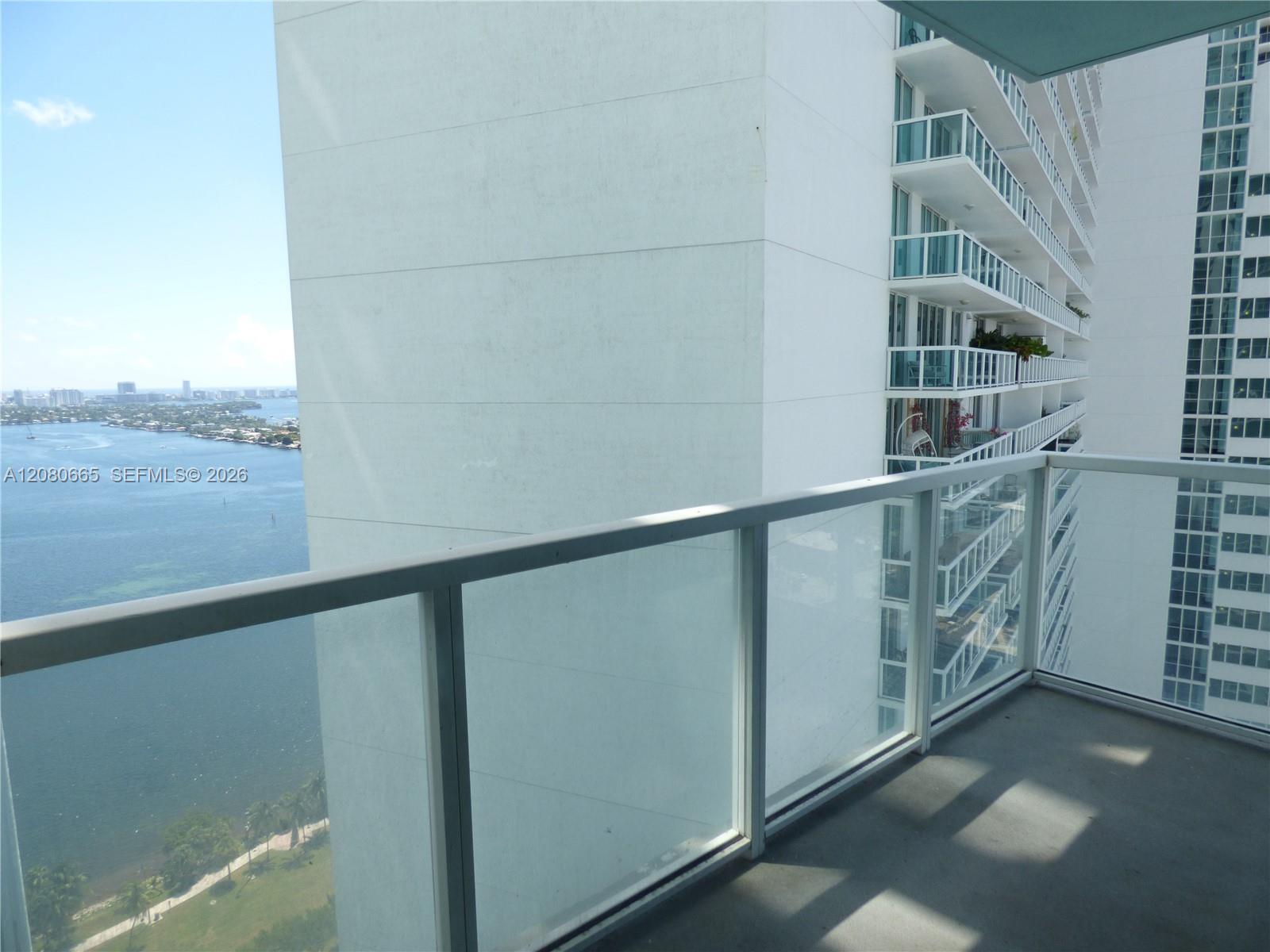 1900 N Bayshore Dr # 2905 — Photo 3