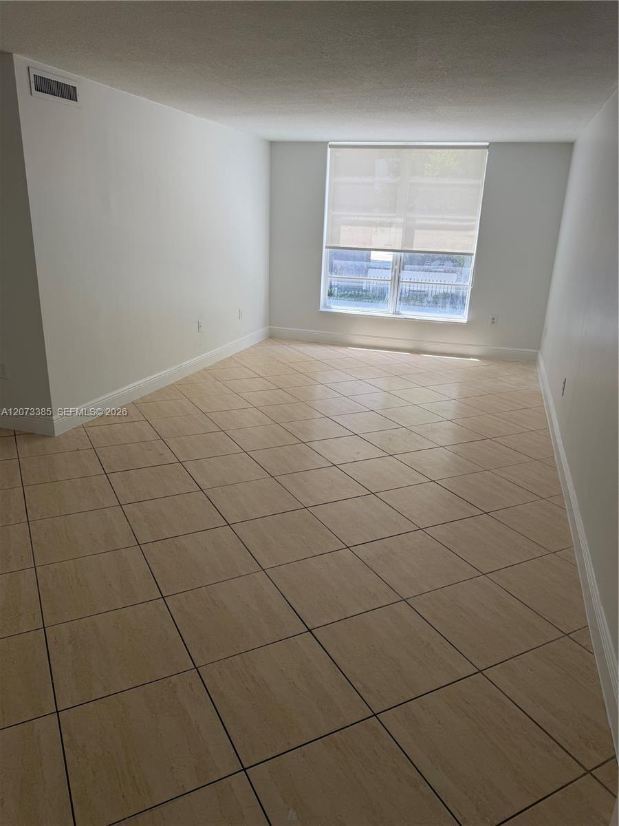 210 SW 11th St # 204 — Photo 2