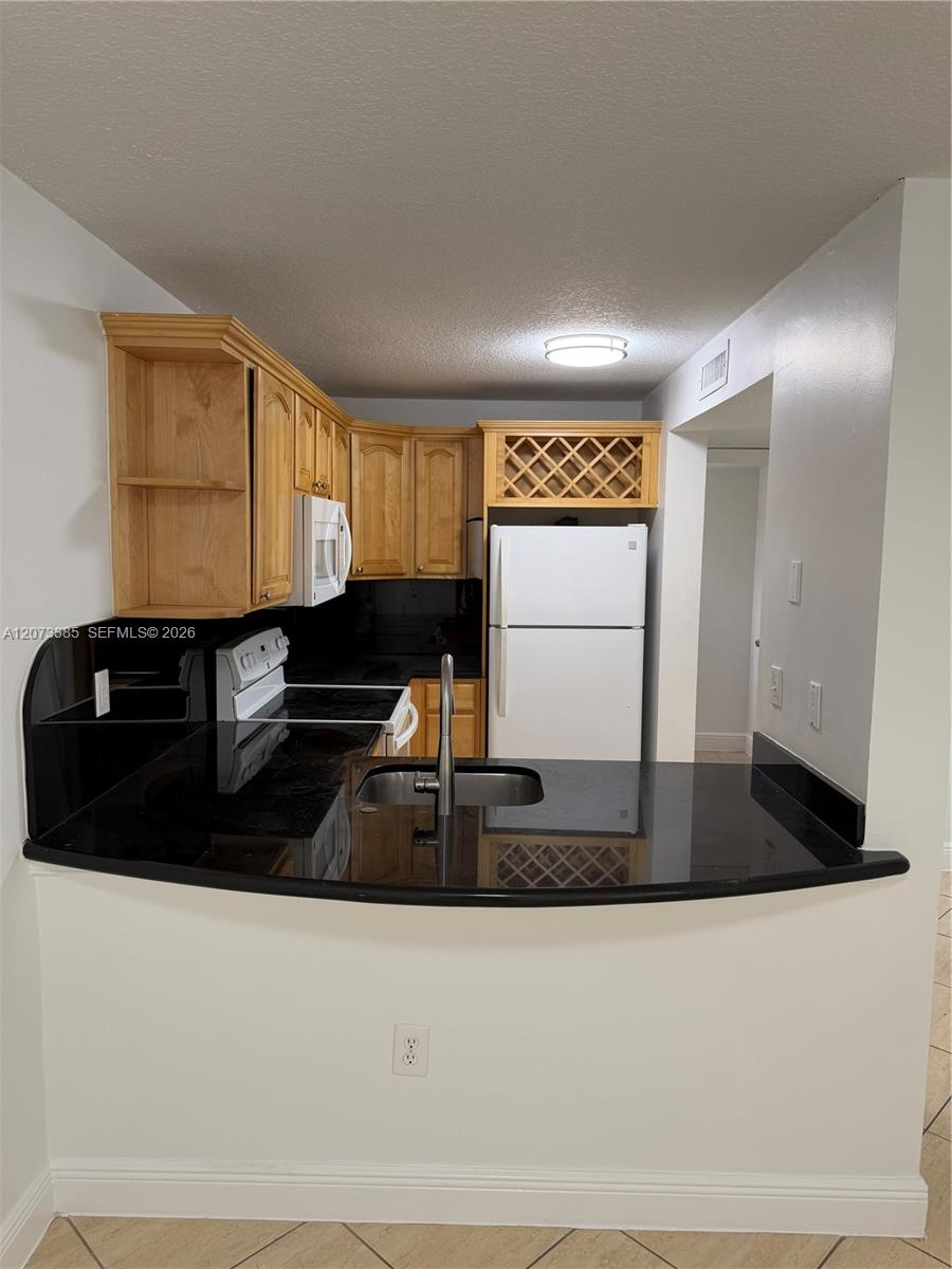 210 SW 11th St # 204 — Photo 3