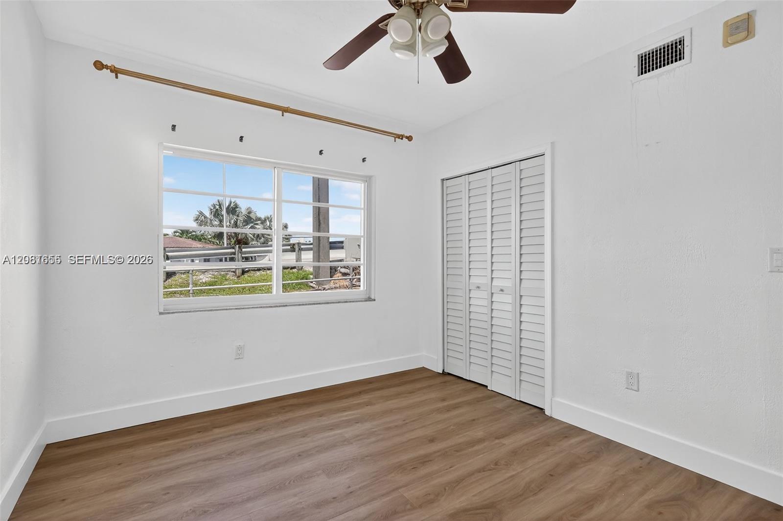 7207 Bay Dr # 25 — Photo 4