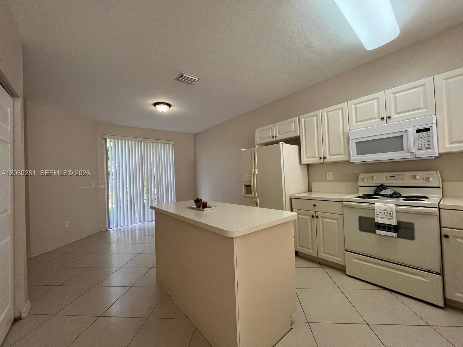 1932 Alamanda Way # 1932 — Photo 2