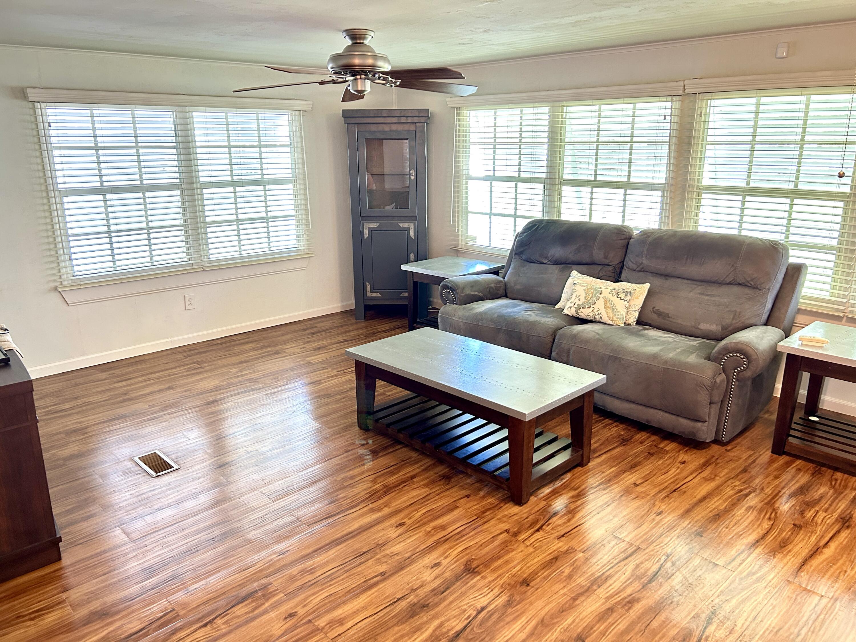 1330 ORCHID Court — Photo 4