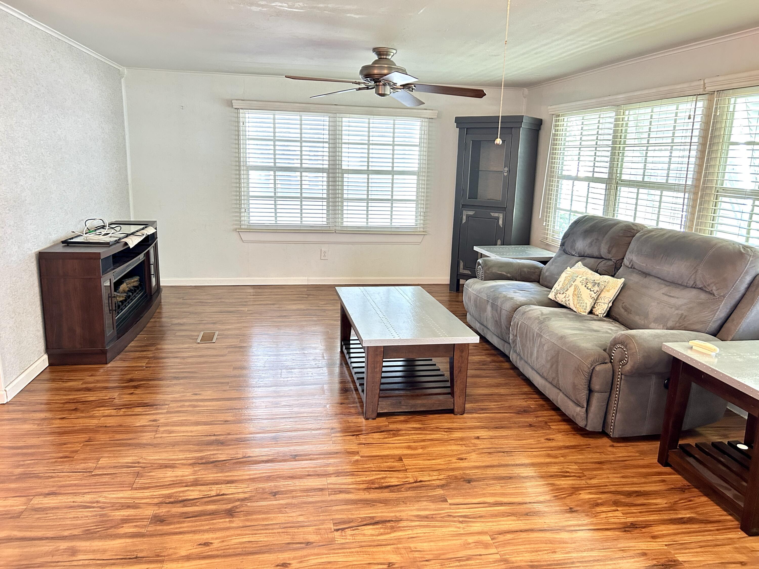 1330 ORCHID Court — Photo 3