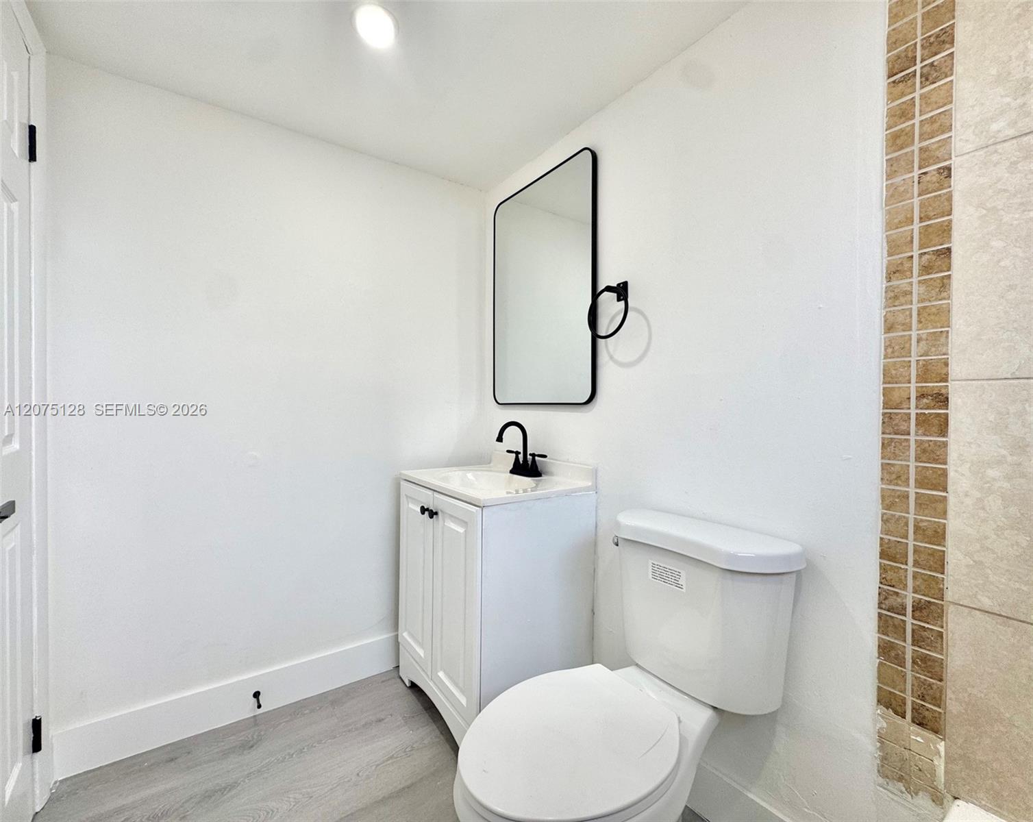 417 NW 2nd Ave # 000 — Photo 4