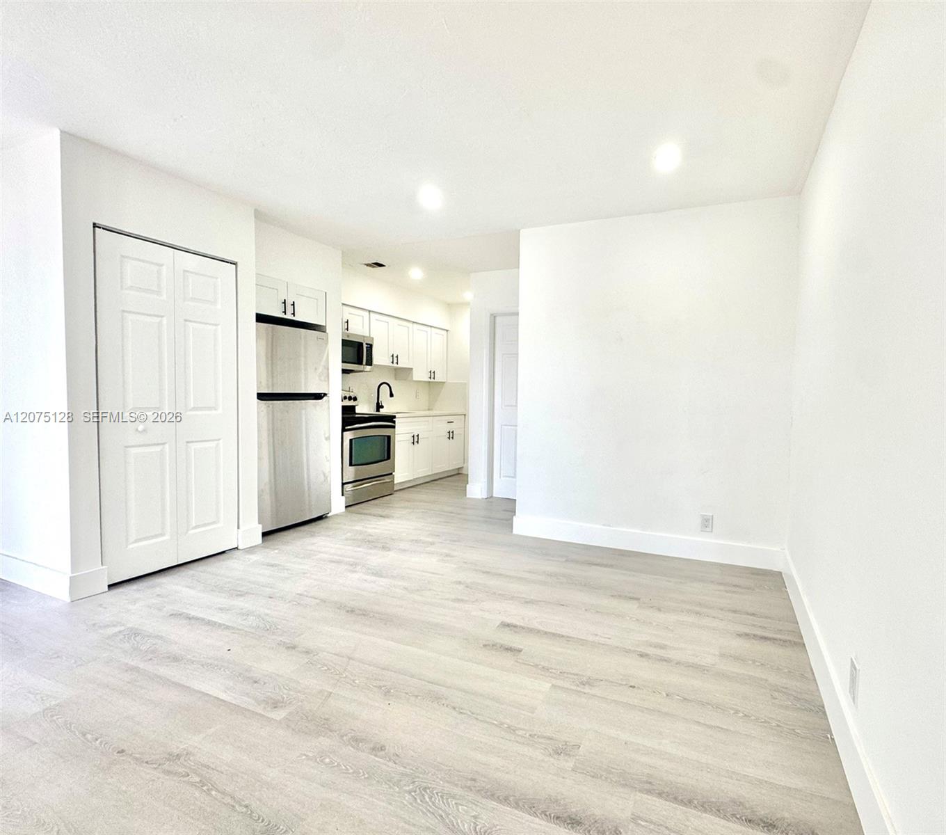 417 NW 2nd Ave # 000 — Photo 5