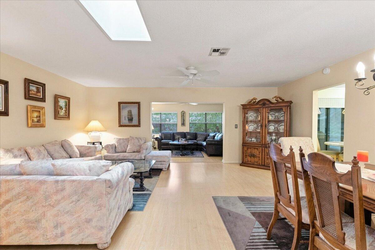 9843 NW 75TH Court NW — Photo 5