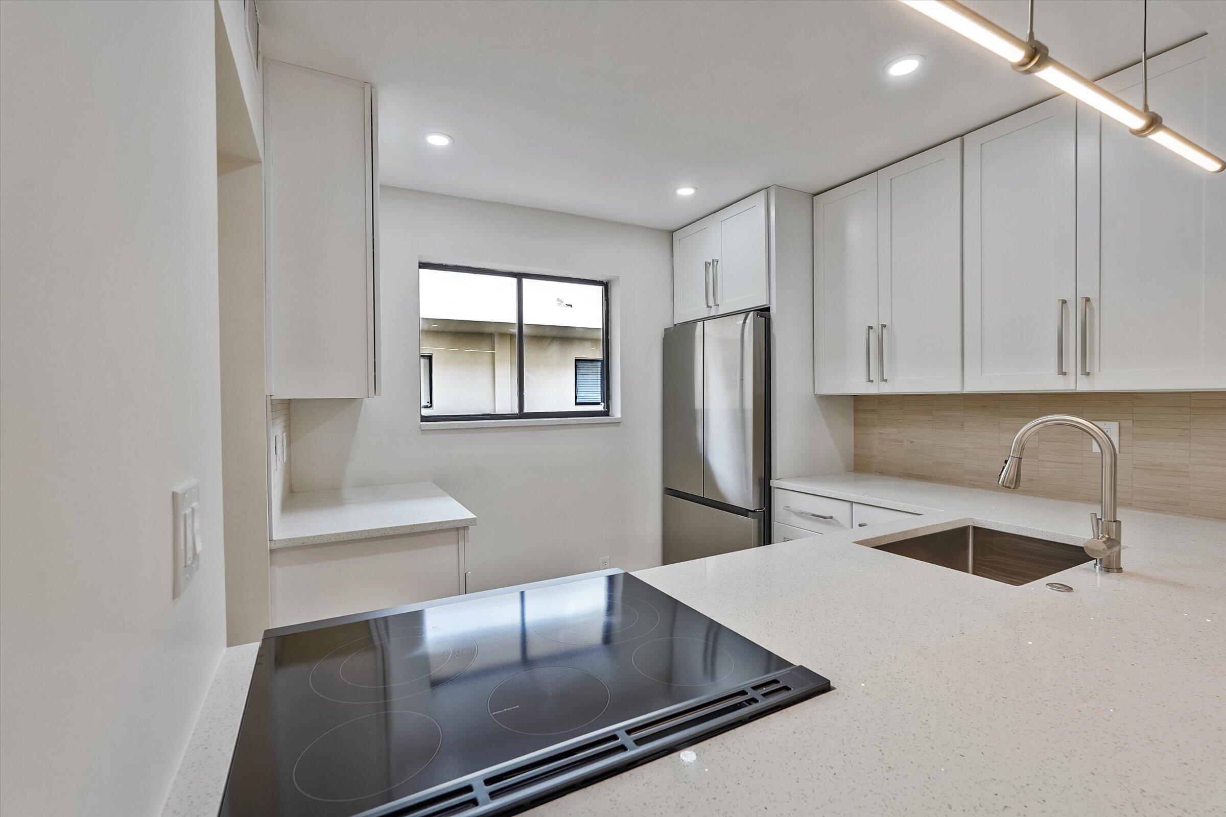 5220 Las Verdes Circle # 321, Delray Beach FL 33484