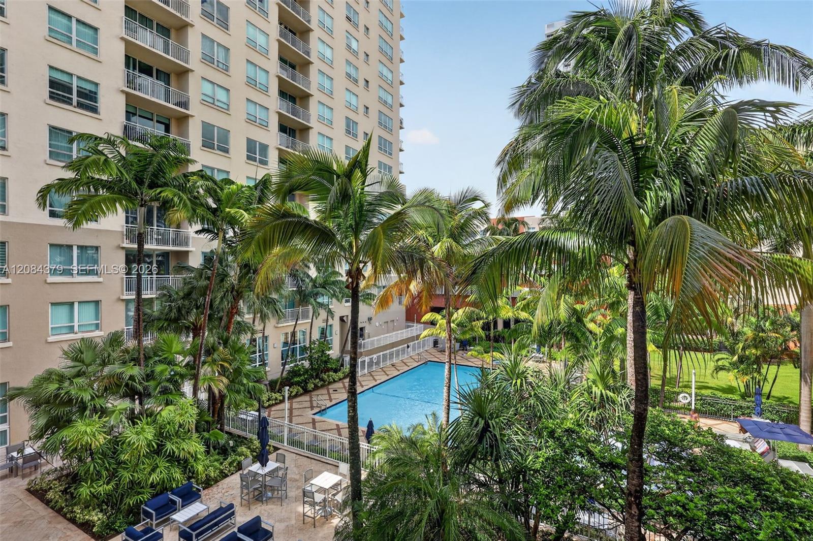 2000 N Bayshore Dr # 317 — Photo 2