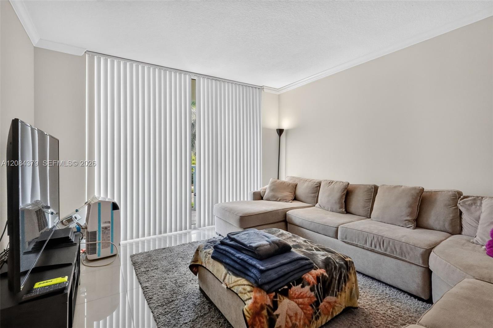 2000 N Bayshore Dr # 317 — Photo 5