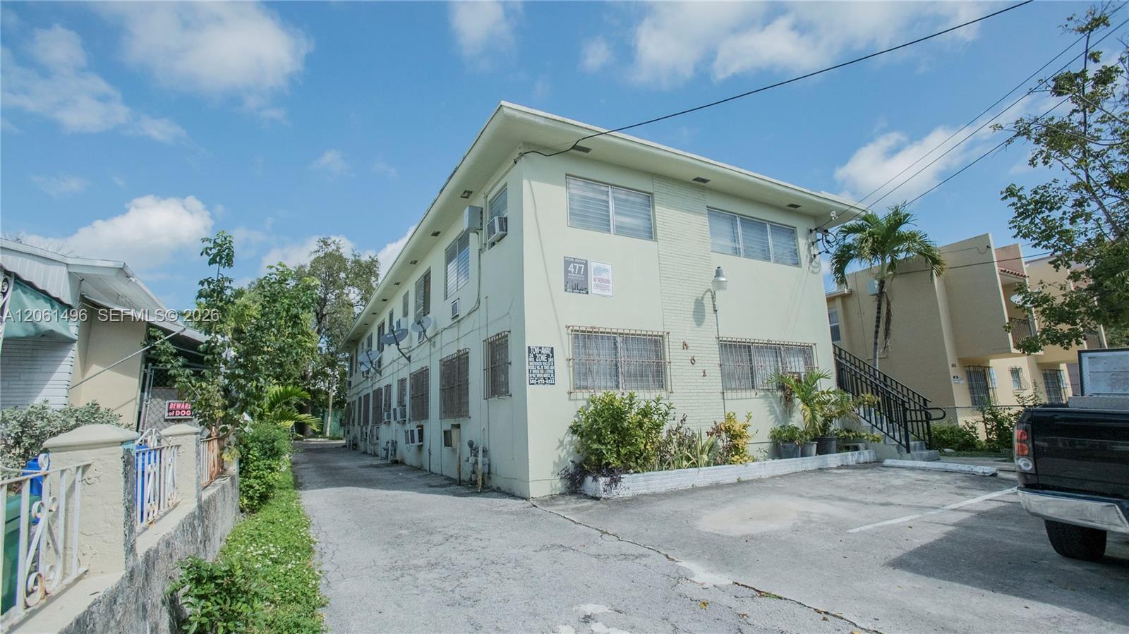 461 SW 6th St # 8, Miami FL 33130