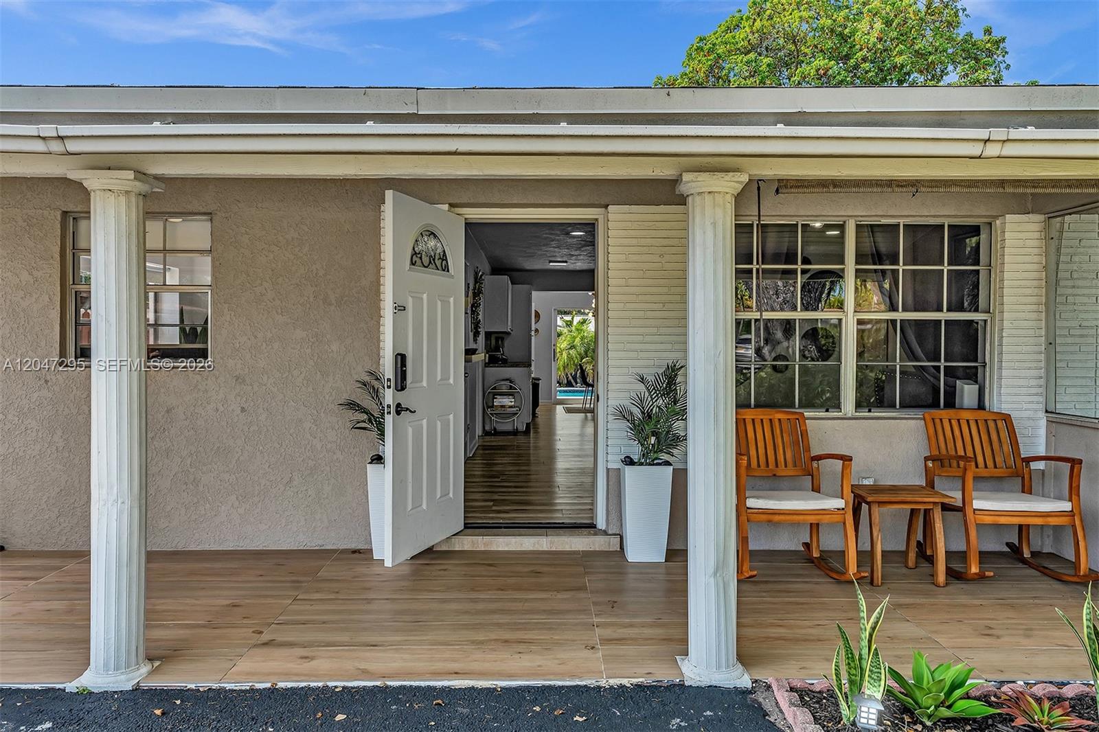 4633 SW 28th Ave — Photo 5