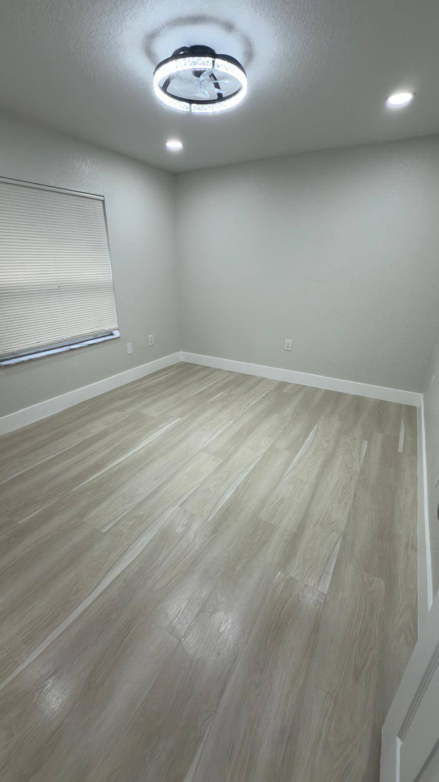 618 SW 14th Terrace # 1 — Photo 2