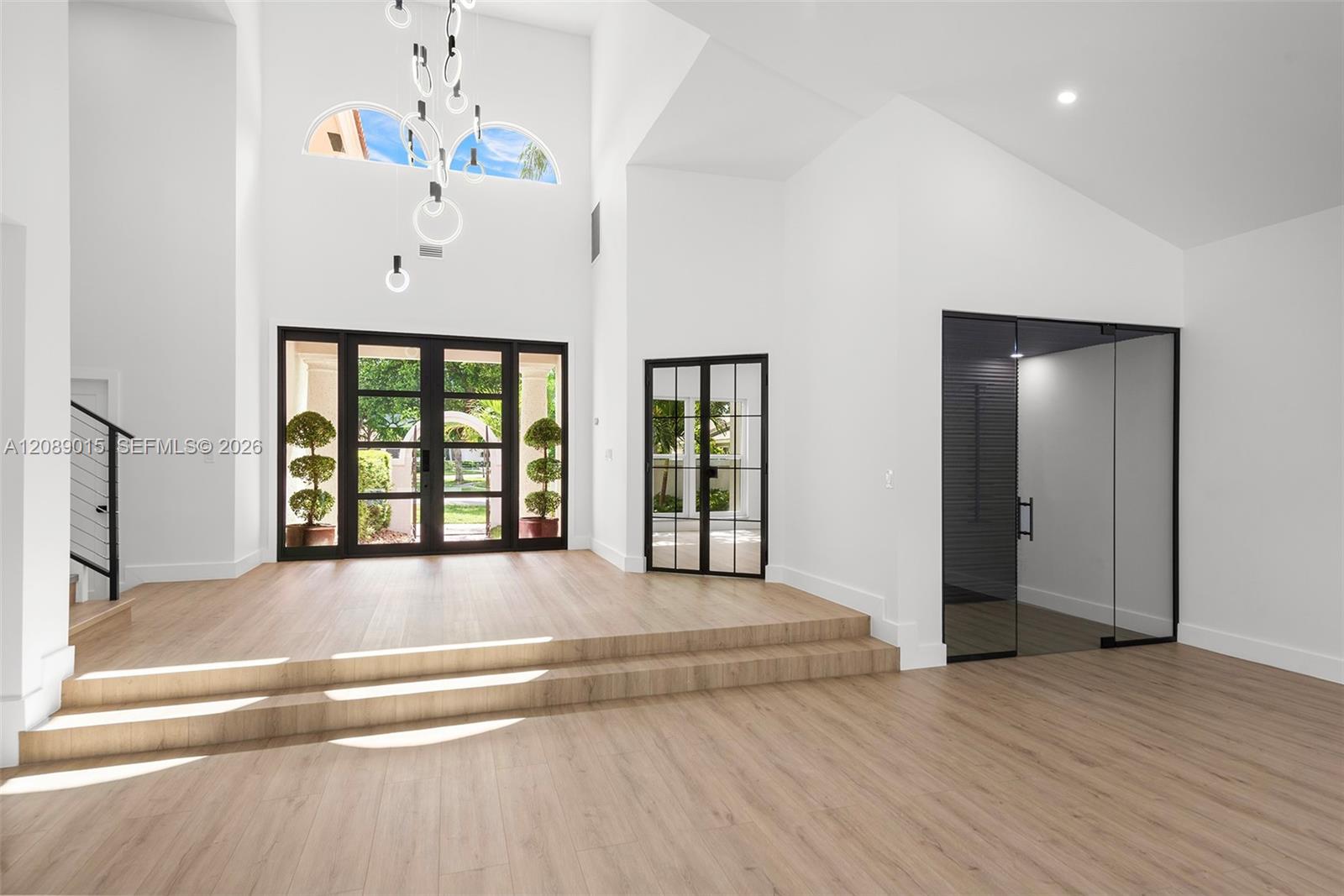 4499 Woodfield Blvd — Photo 3