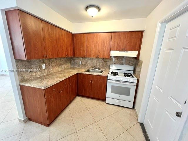 696 NE 85th St # 1, Miami FL 33138