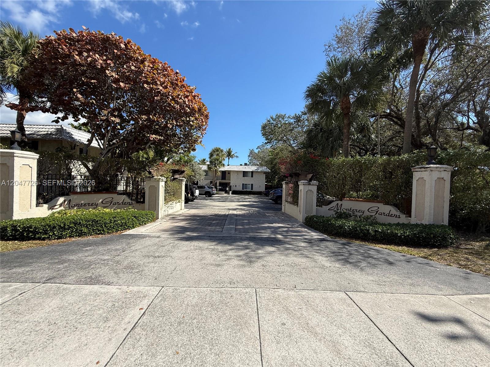 8607 SW 68th Ct # 24, Pinecrest FL 33156