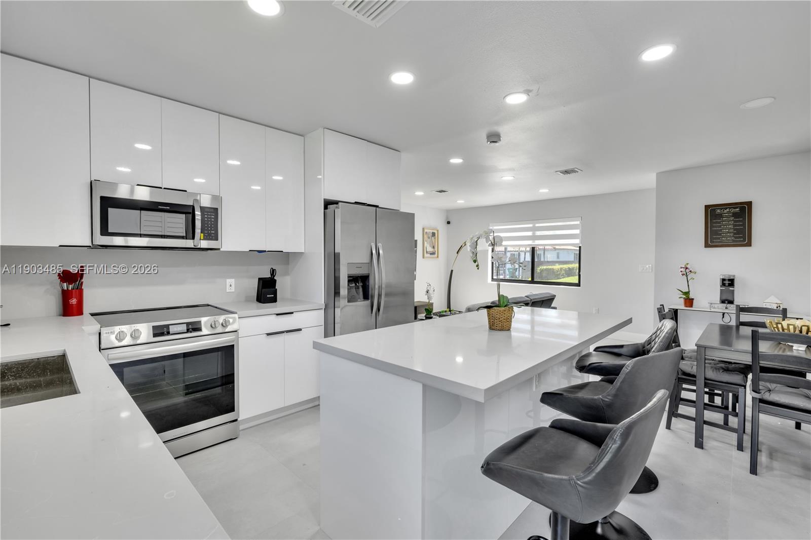 6021 SW 19th St, Miami FL 33155