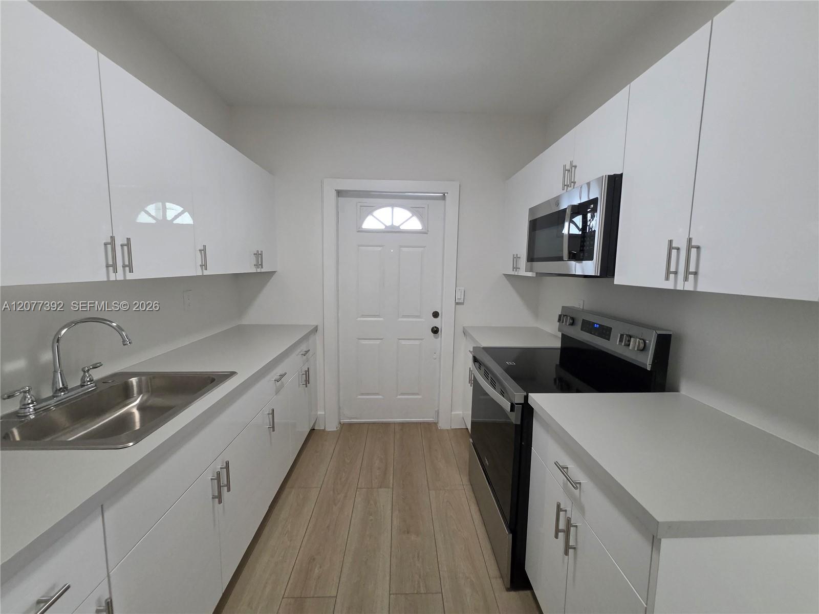 2326 SW 9th St # 1 — Photo 3