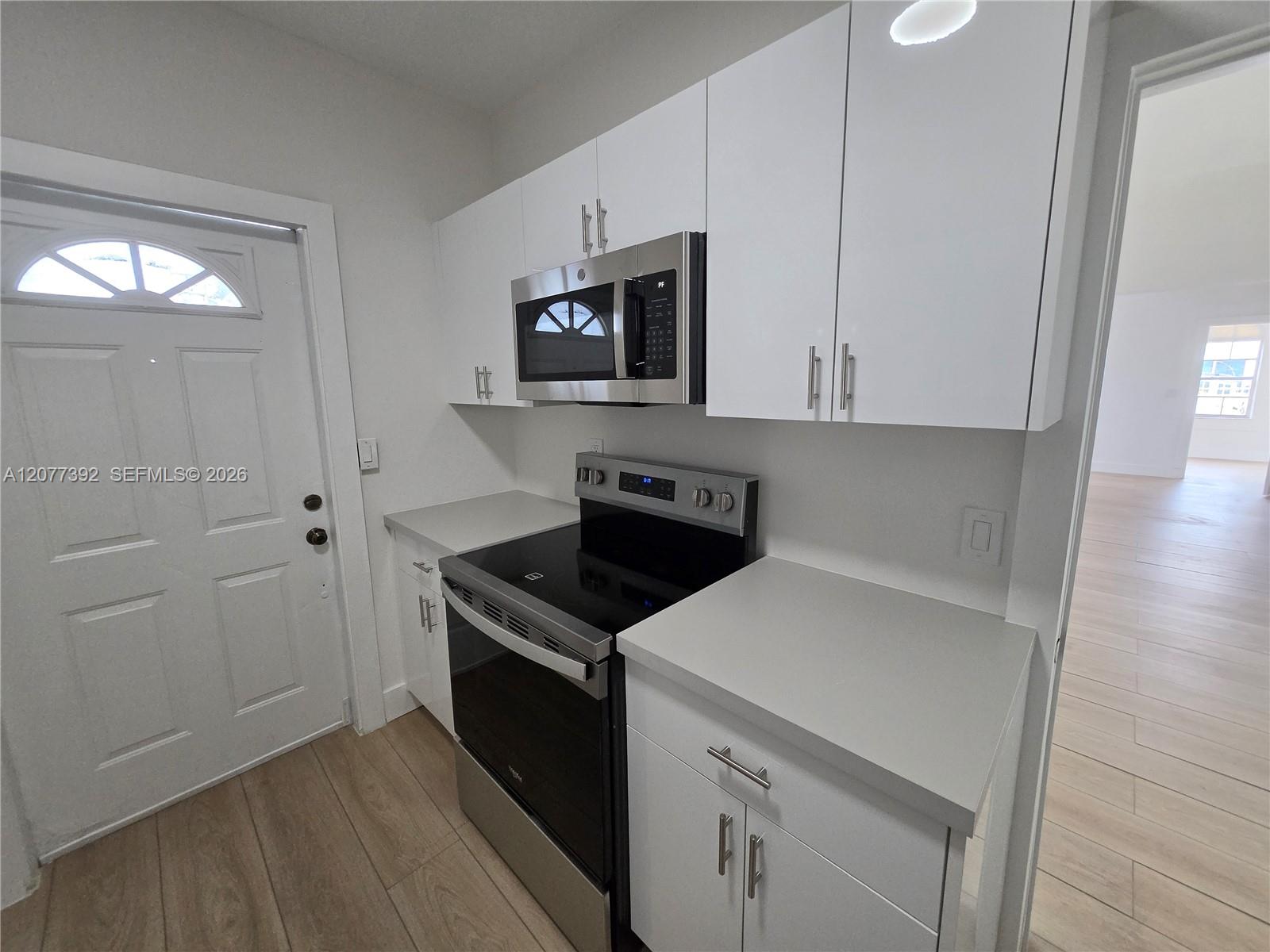 2326 SW 9th St # 1 — Photo 4