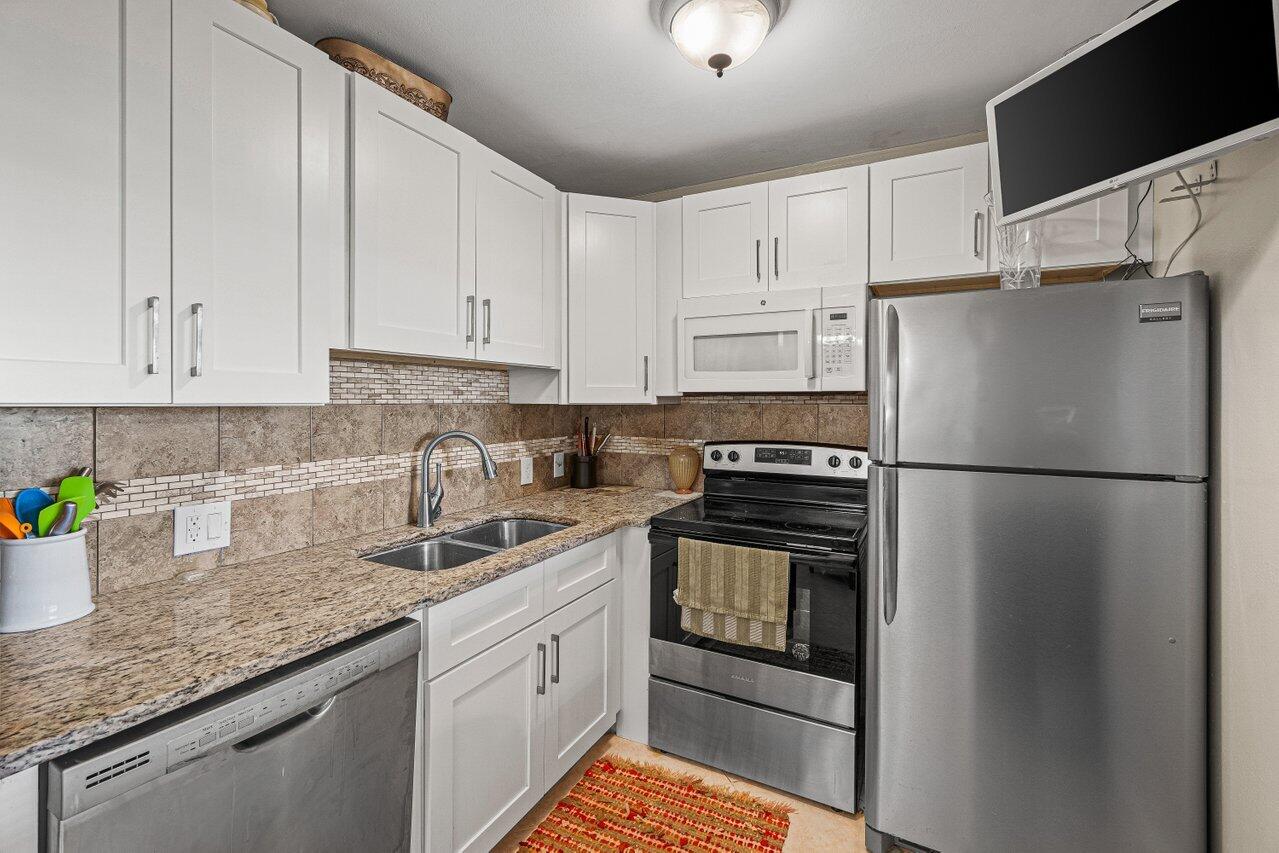 175 Suffolk E, Boca Raton FL 33434