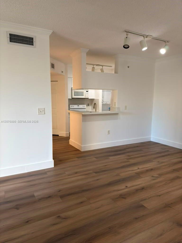 17145 N Bay Rd # 4202 — Photo 2