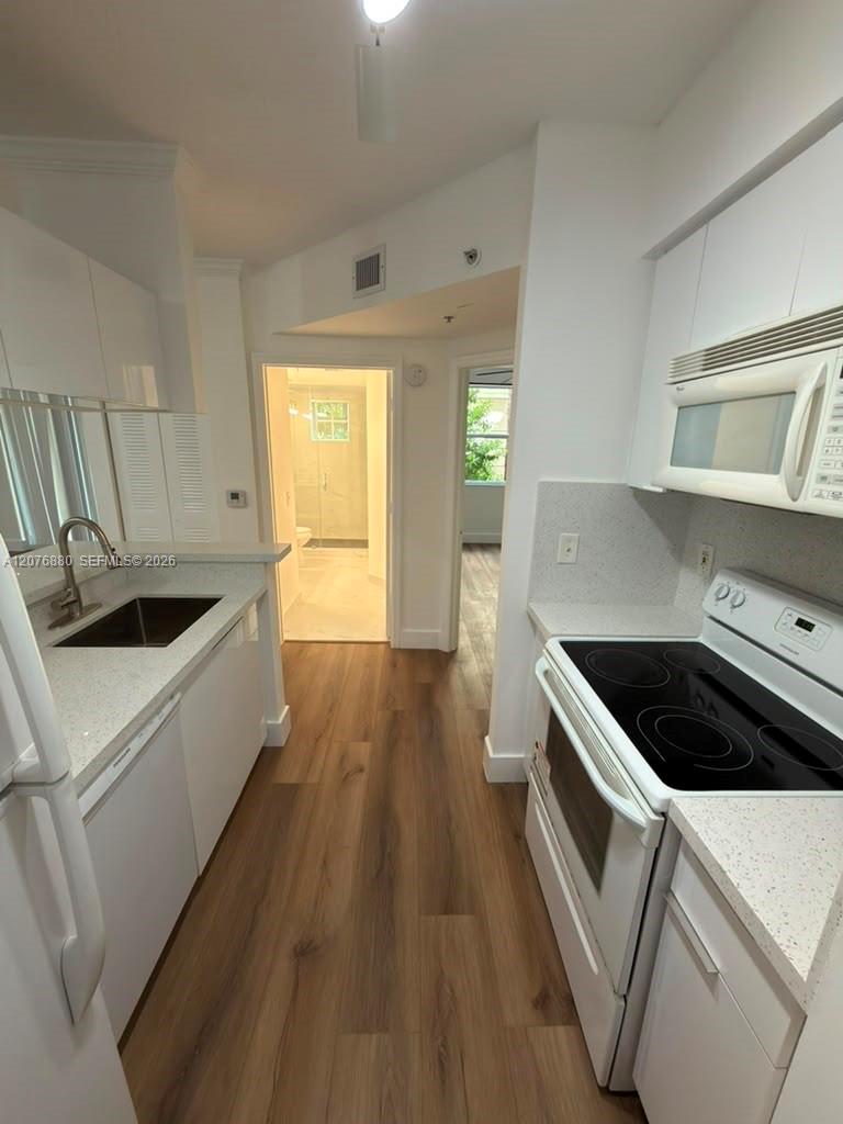 17145 N Bay Rd # 4202 — Photo 4
