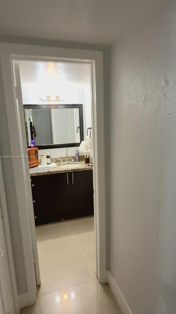 1225 W 35th St # 2A — Photo 3