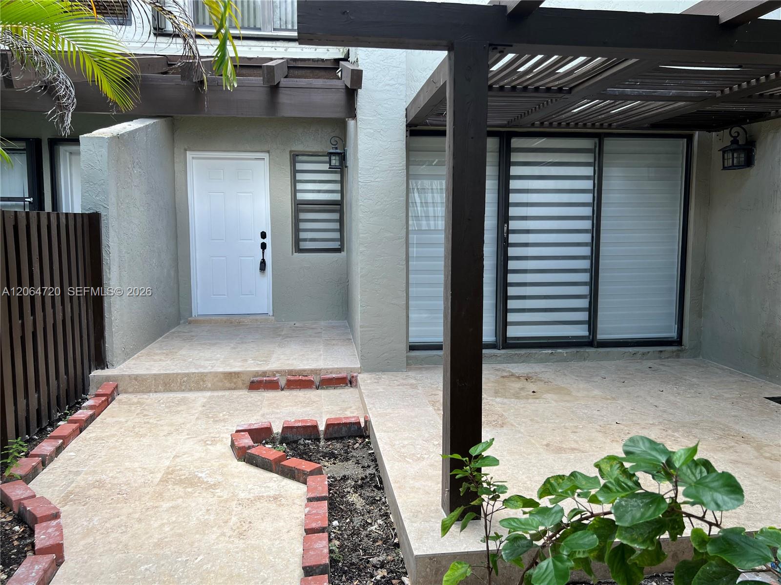 9990 NW 9th St Cir # 102, Miami FL 33172