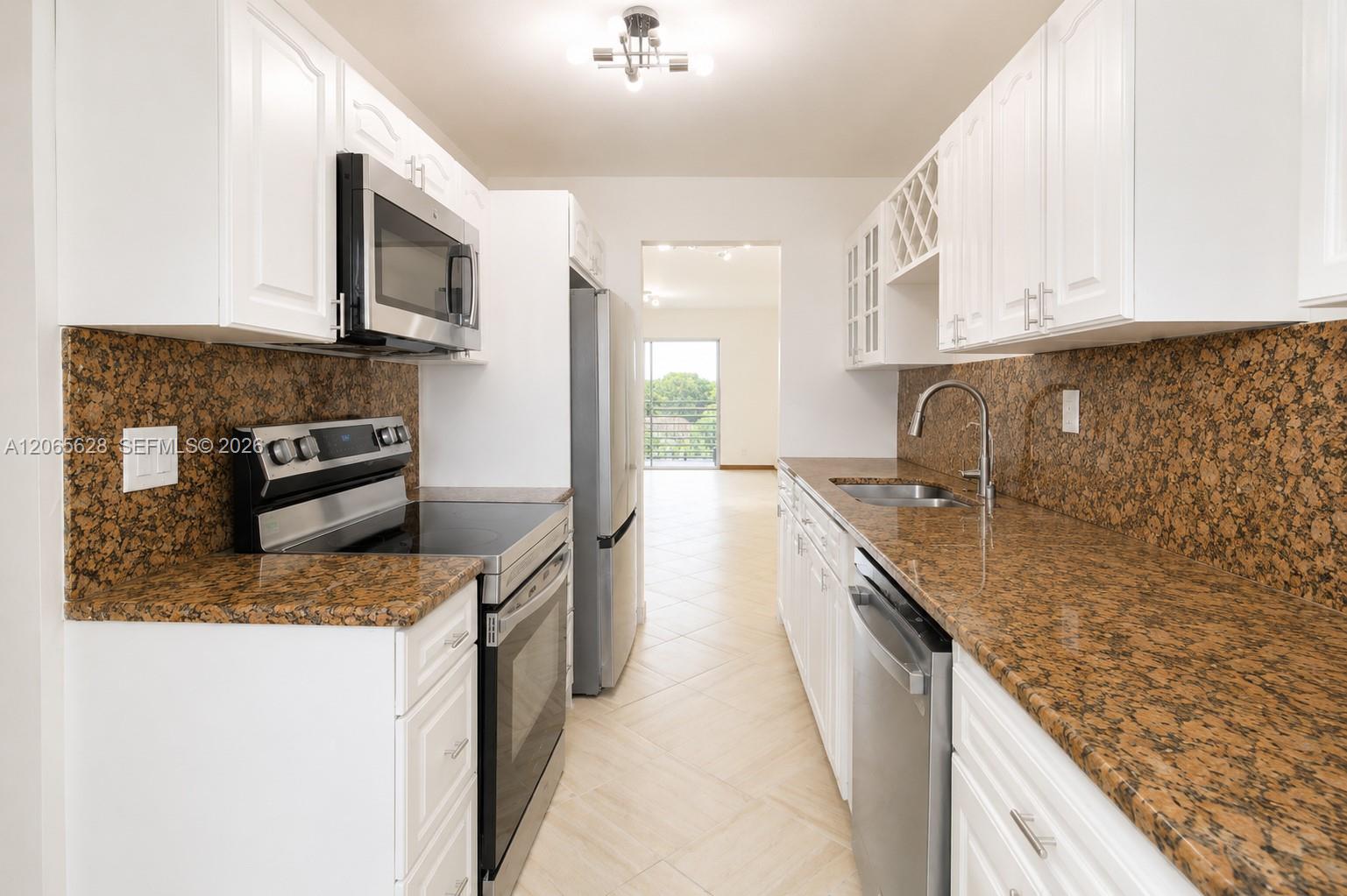 3120 N Pine Island Rd # 403 — Photo 3