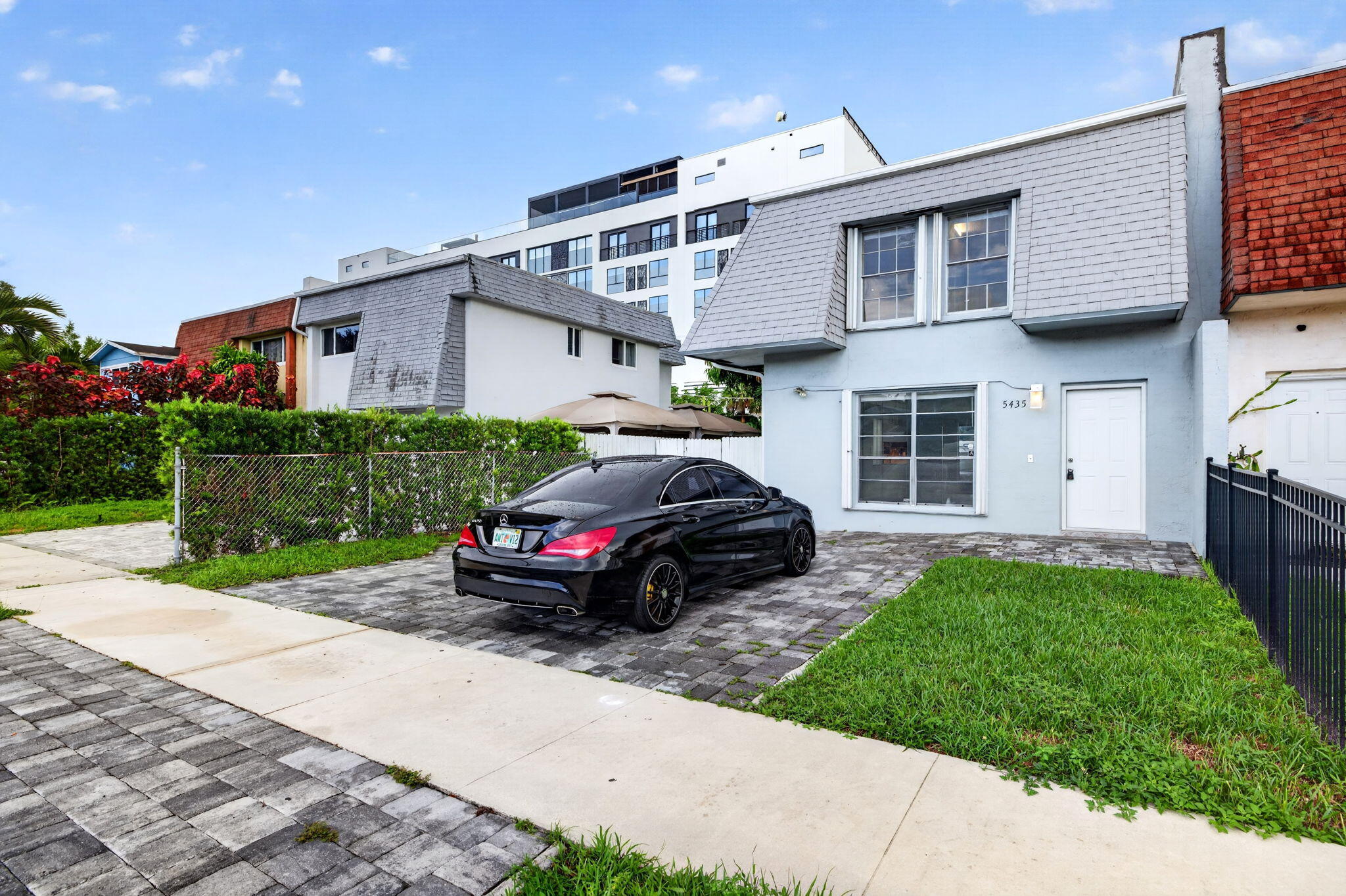 5435 SW 44TH Terrace — Photo 3