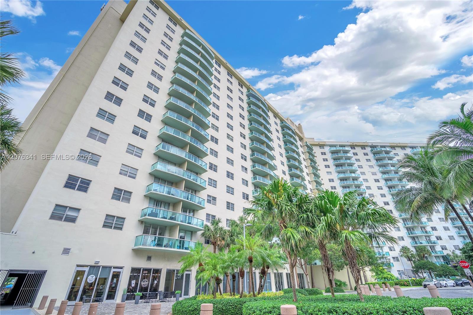 19370 Collins Ave # 919 — Photo 3