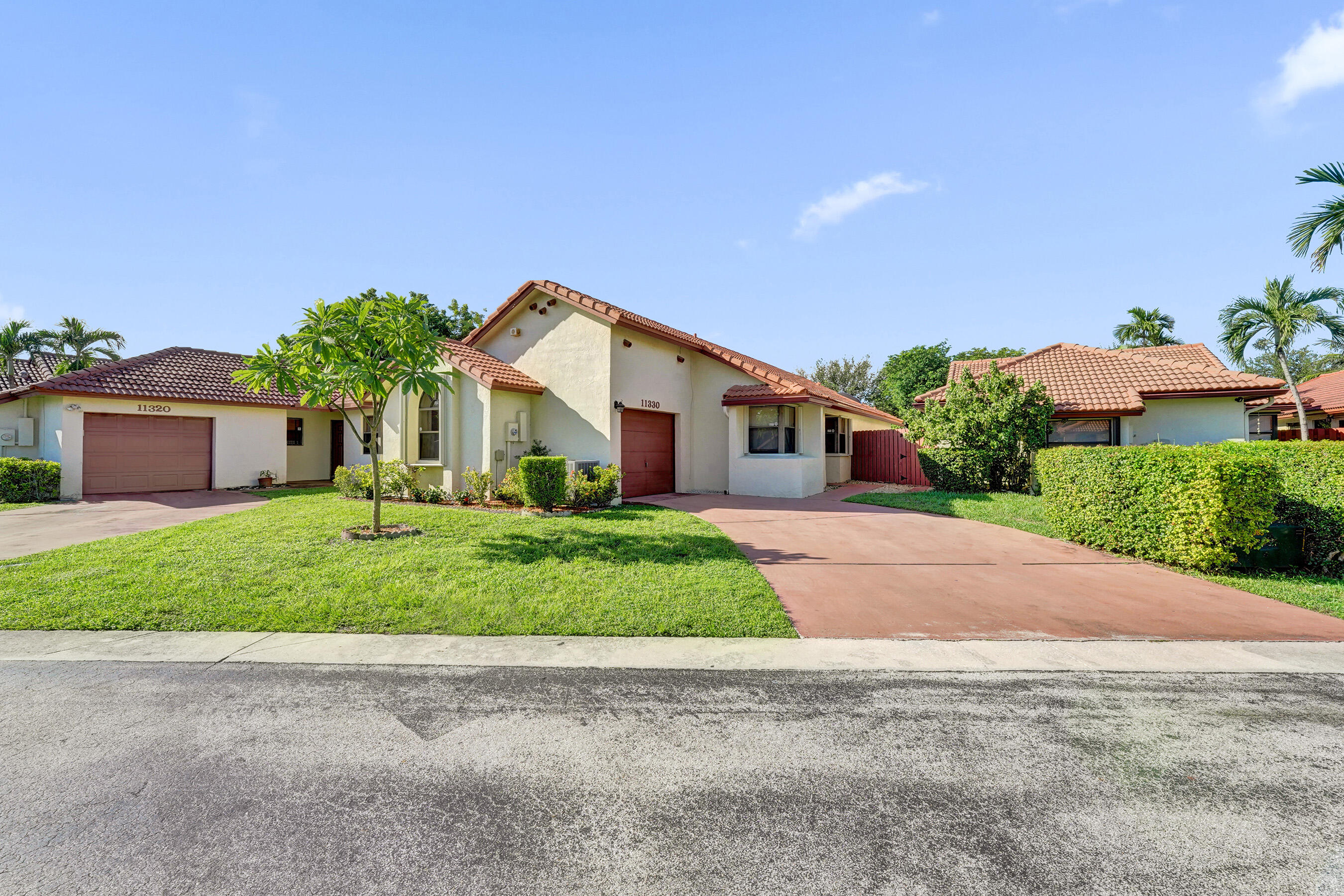 11330 SW 8th Place — Photo 3