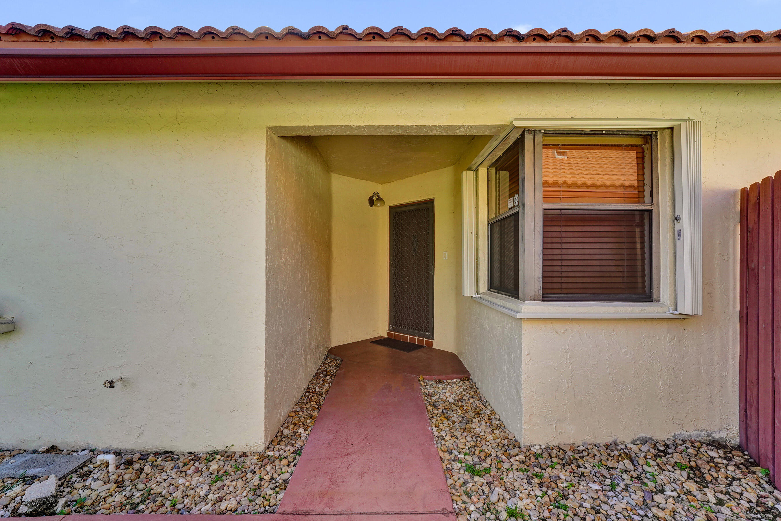 11330 SW 8th Place — Photo 4