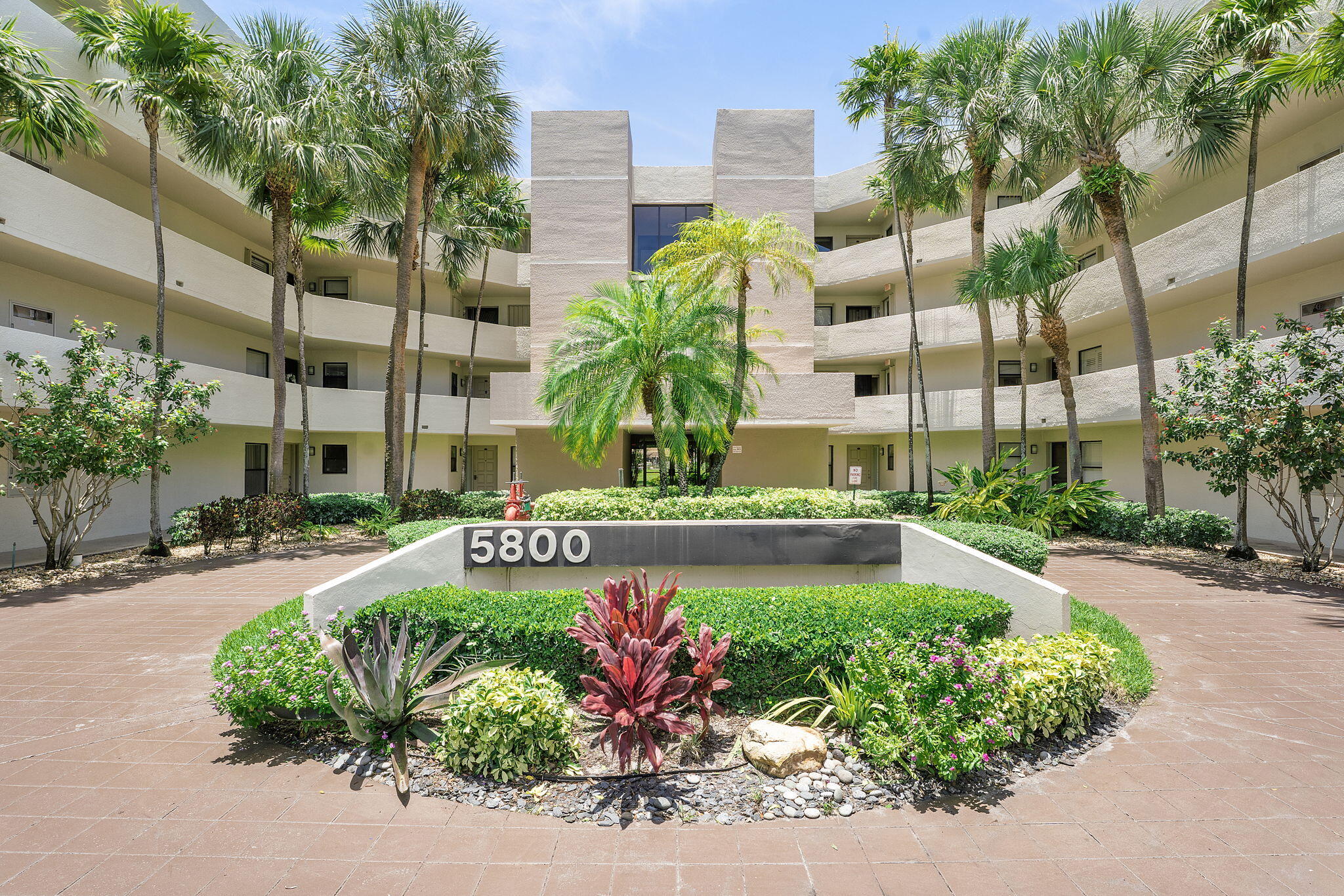 5800 Camino Del Sol # 102, Boca Raton FL 33433