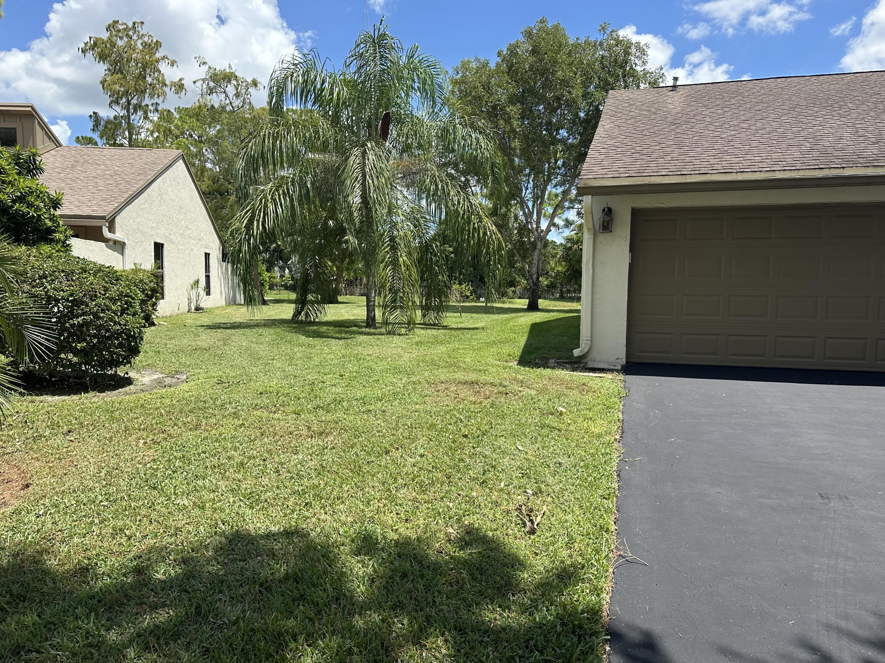 319 WOOD DALE Drive — Photo 2