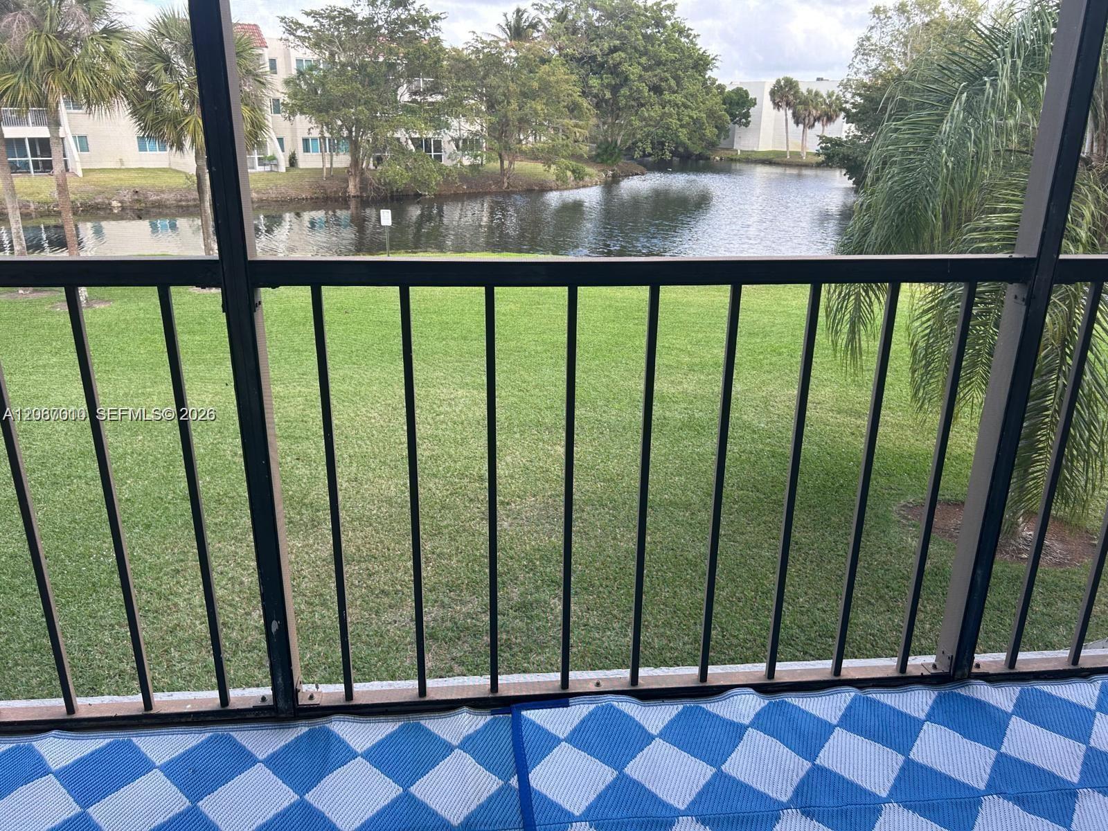 230 Lakeview Dr # 209 — Photo 3