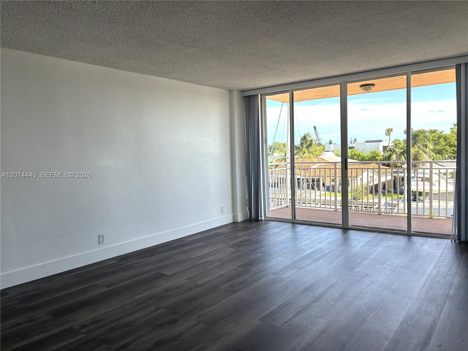 2450 NE 135th St # 209 — Photo 3