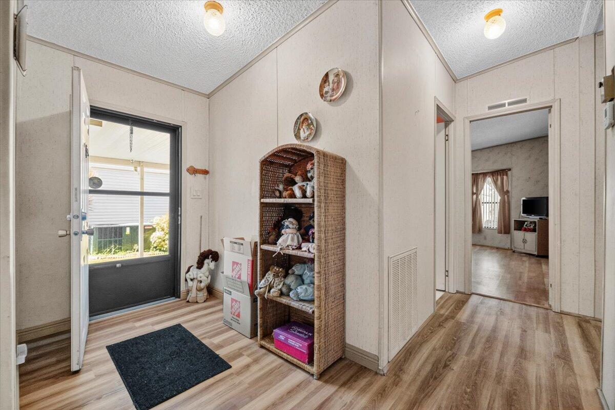 6578 NW 37th Avenue — Photo 3