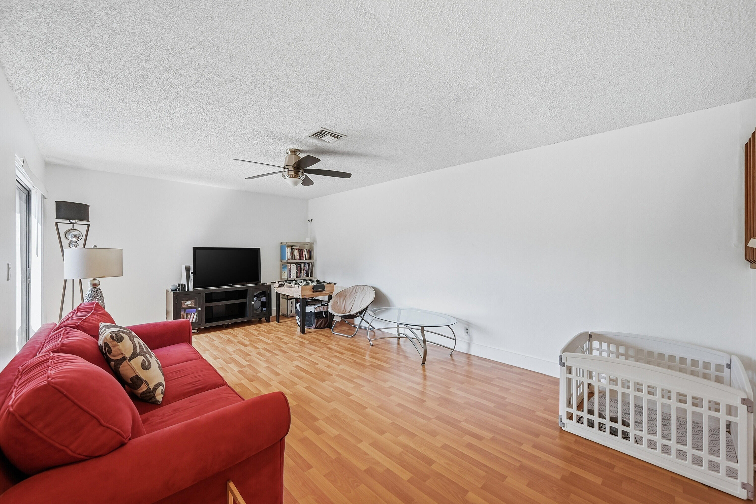 2498 NW 99th Avenue — Photo 3