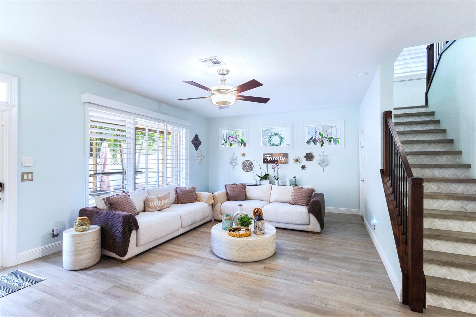 8070 Murano Circle, Palm Beach Gardens FL 33418