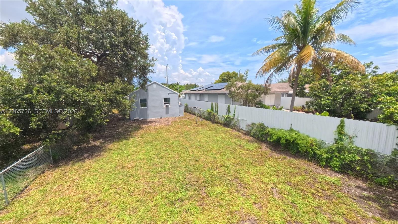 3156 NW 55th St, Miami FL 33142