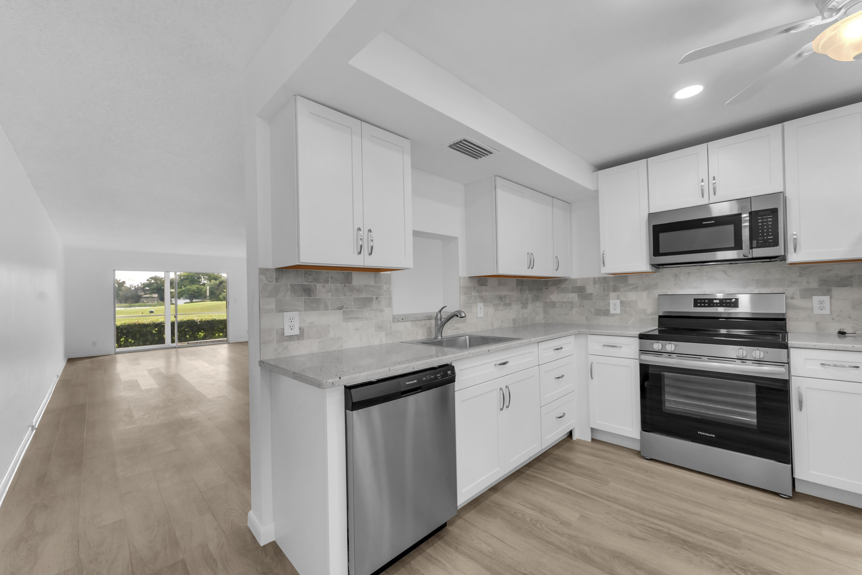 3003 PORTOFINO Isle # K1, Coconut Creek FL 33066