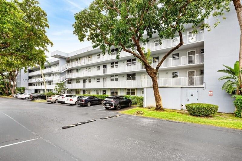 114 Royal Park Dr # 3H, Oakland Park FL 33309
