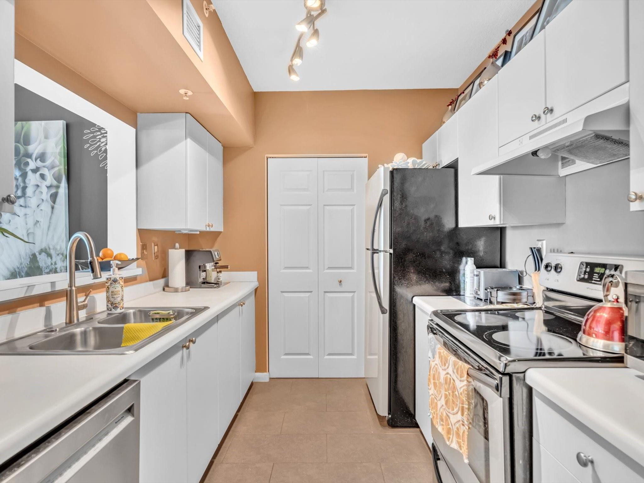 3020 NE 32nd Avenue # 611 — Photo 5