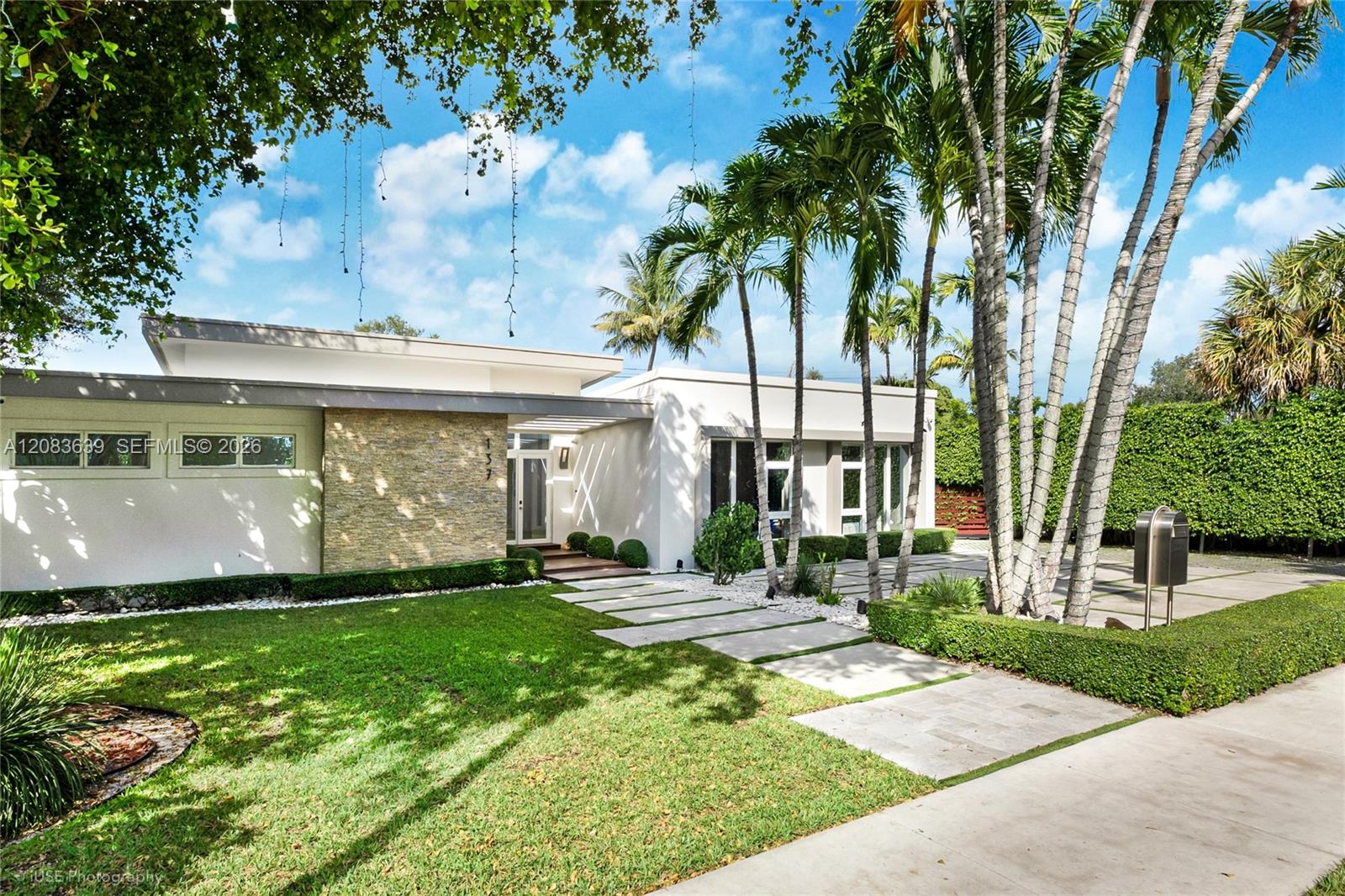 137 W Shore Dr — Photo 3