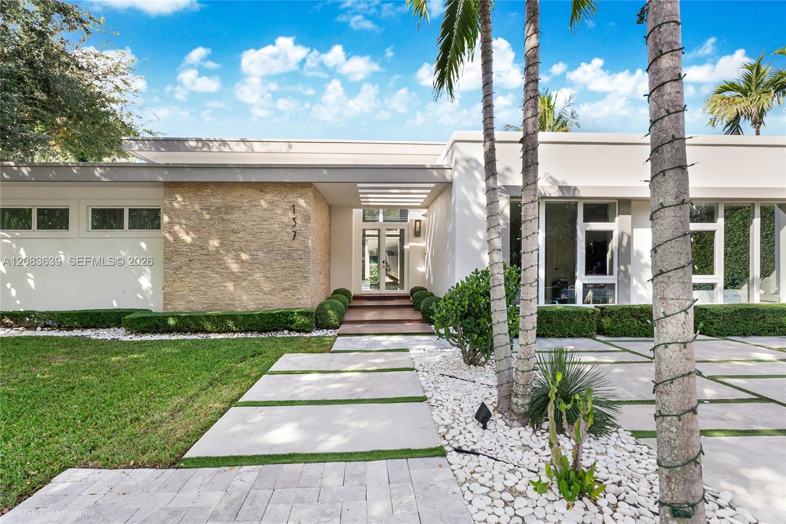 137 W Shore Dr — Photo 4