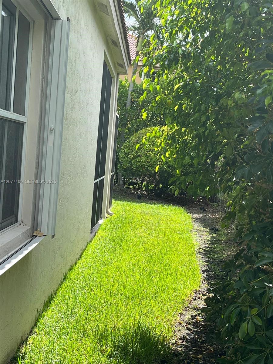 761 Tanglewood Cir # 761 — Photo 5