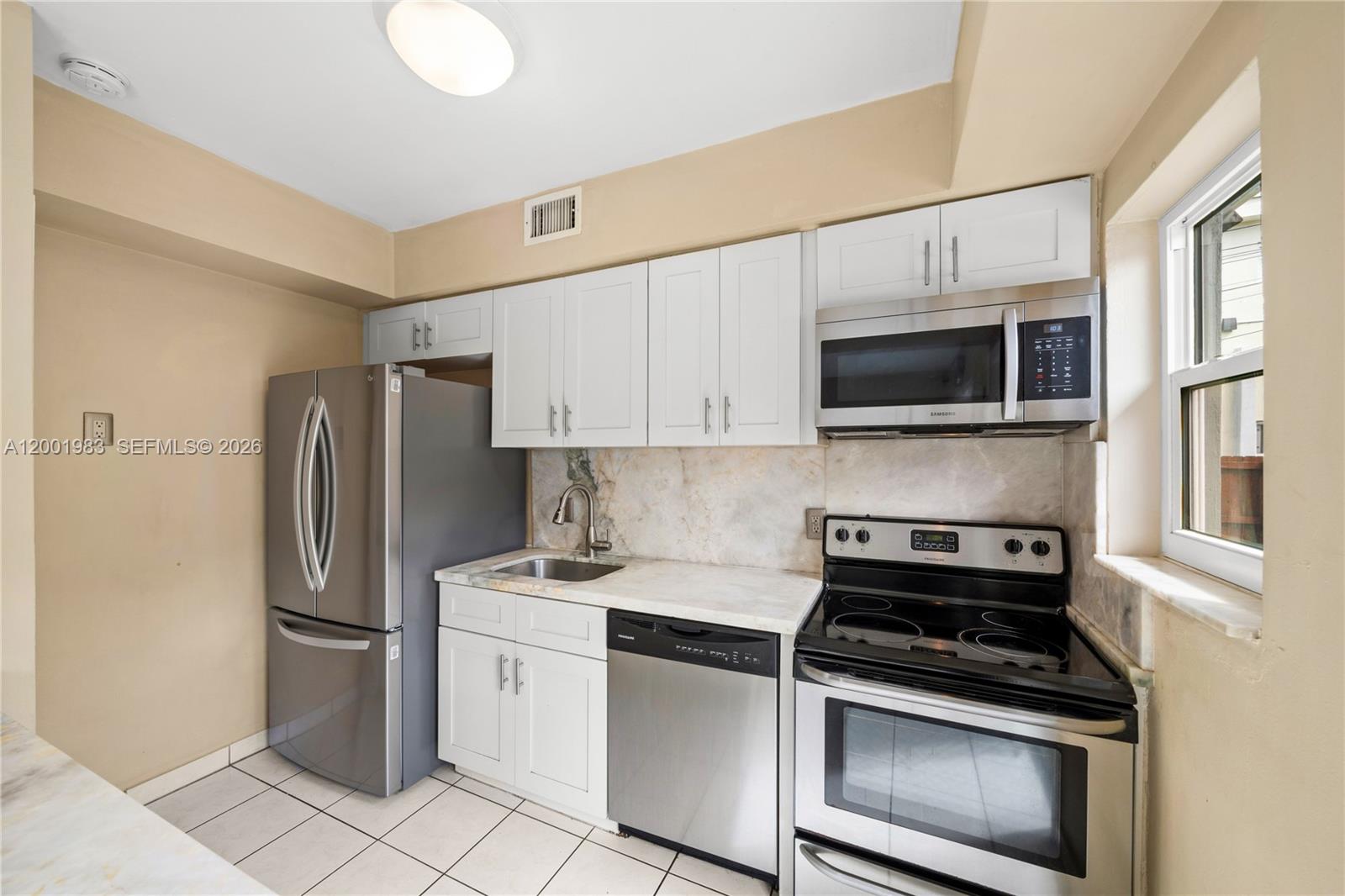 2010 Calais Dr View 7